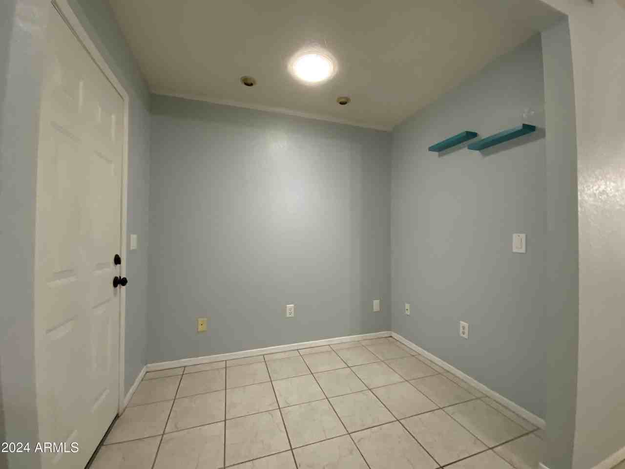 1513 E Mineral Rd - Photo 4 of 39