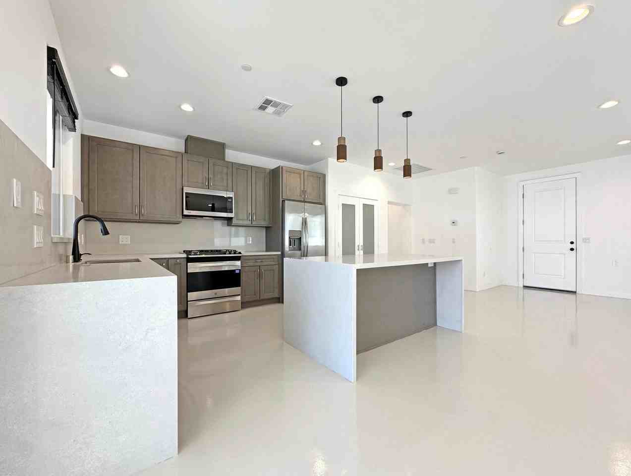 33059 Rancho Vista Dr - Photo 5 of 28