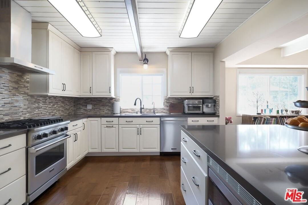 2260 Los Amigos Street - Photo 2 of 31