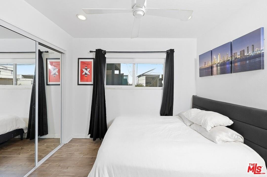 1914 Pacific Avenue - Photo 5 of 31