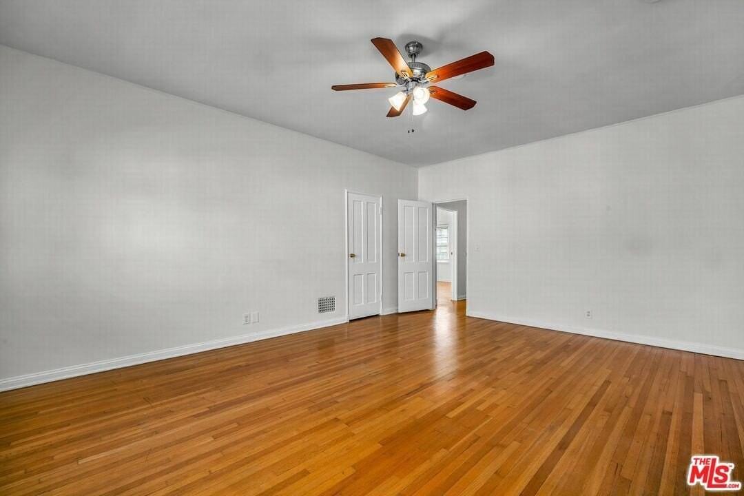 614 Midvale Ave - Photo 5 of 18