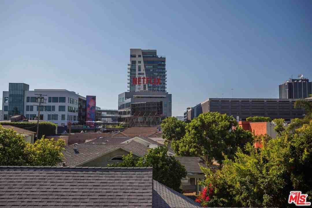 6244 De Longpre Ave Apt 10 #10 - Photo 6 of 24