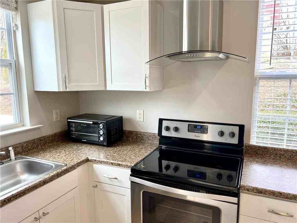 4236 East Cherokee Drive - Photo 4 of 19