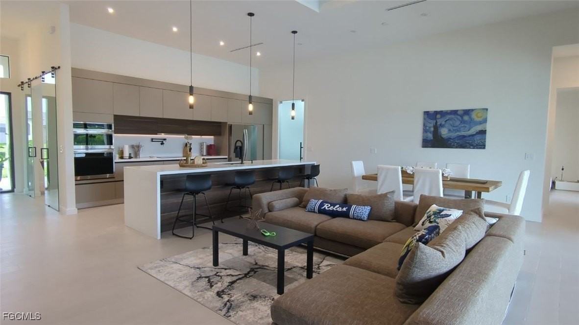 308 Sw 13th Ct - Photo 3 of 15