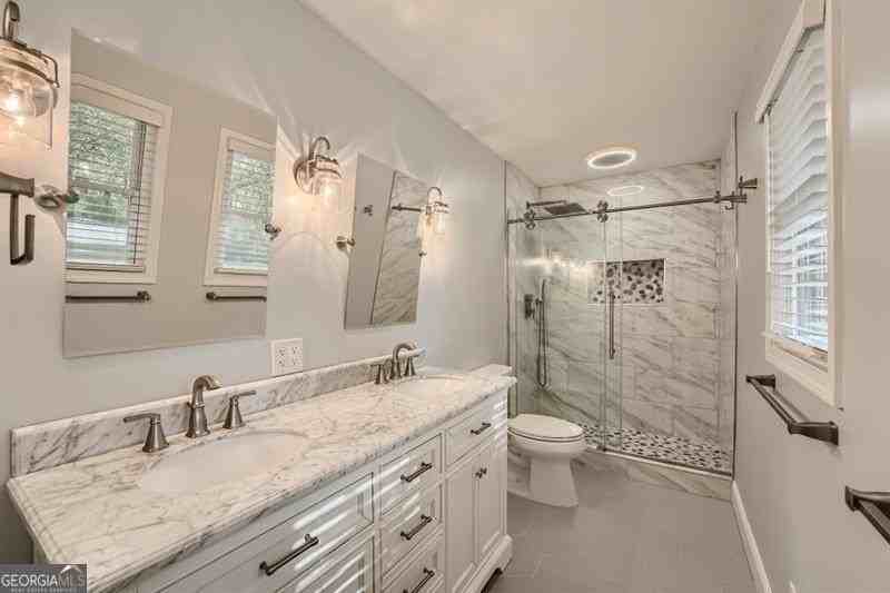 459 Holcomb Bridge Rd - Photo 7 of 11