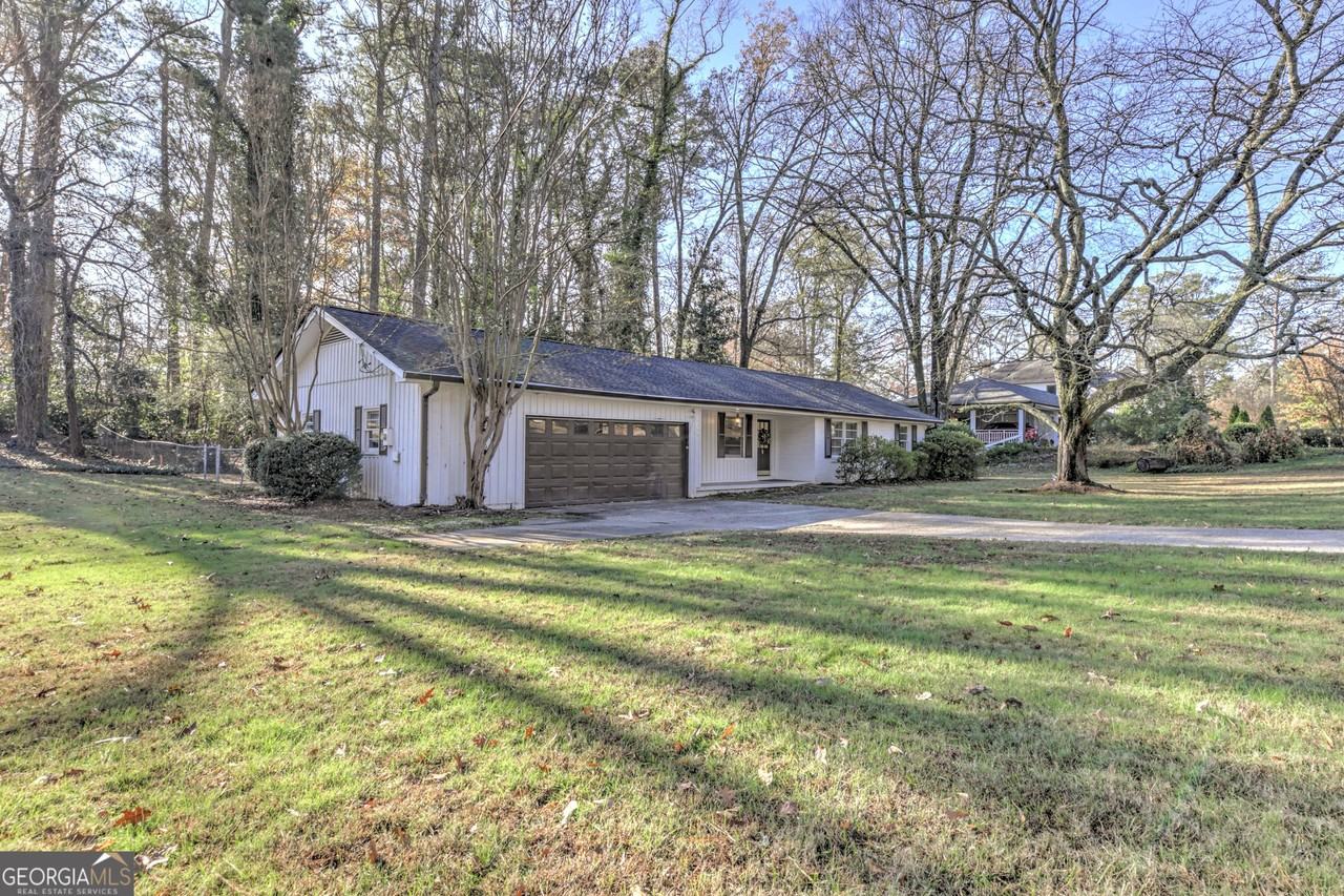 465 Windsor Pkwy - Photo 4 of 38