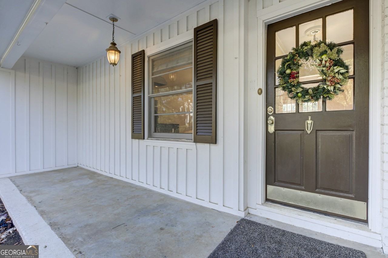 465 Windsor Pkwy - Photo 5 of 38