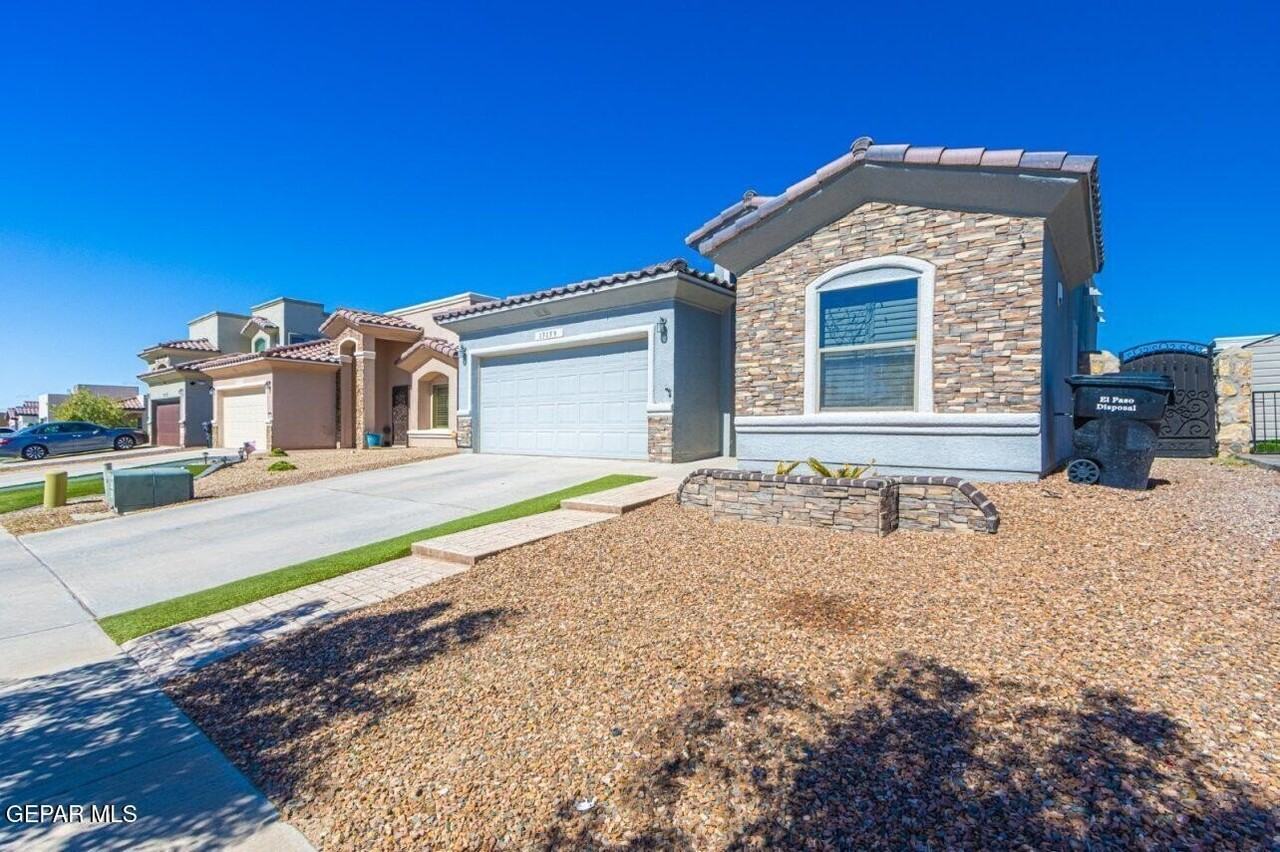 13159 Wellington Drive - Photo 2 of 27