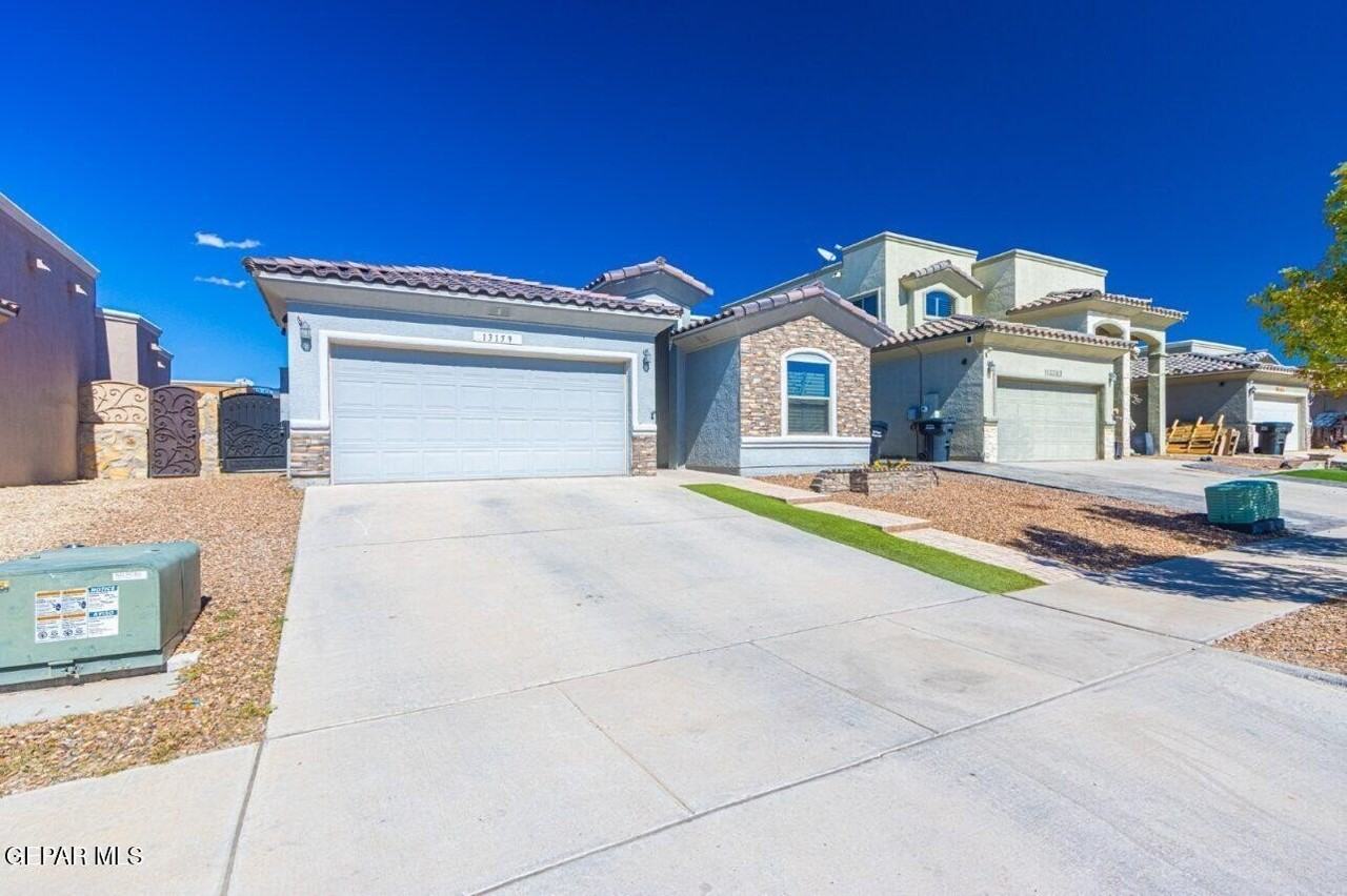 13159 Wellington Drive - Photo 3 of 27