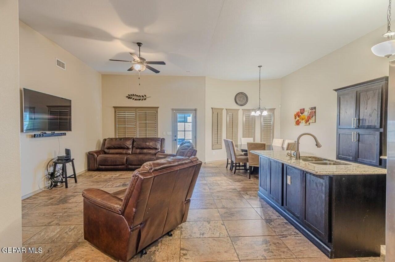 13159 Wellington Drive - Photo 5 of 27