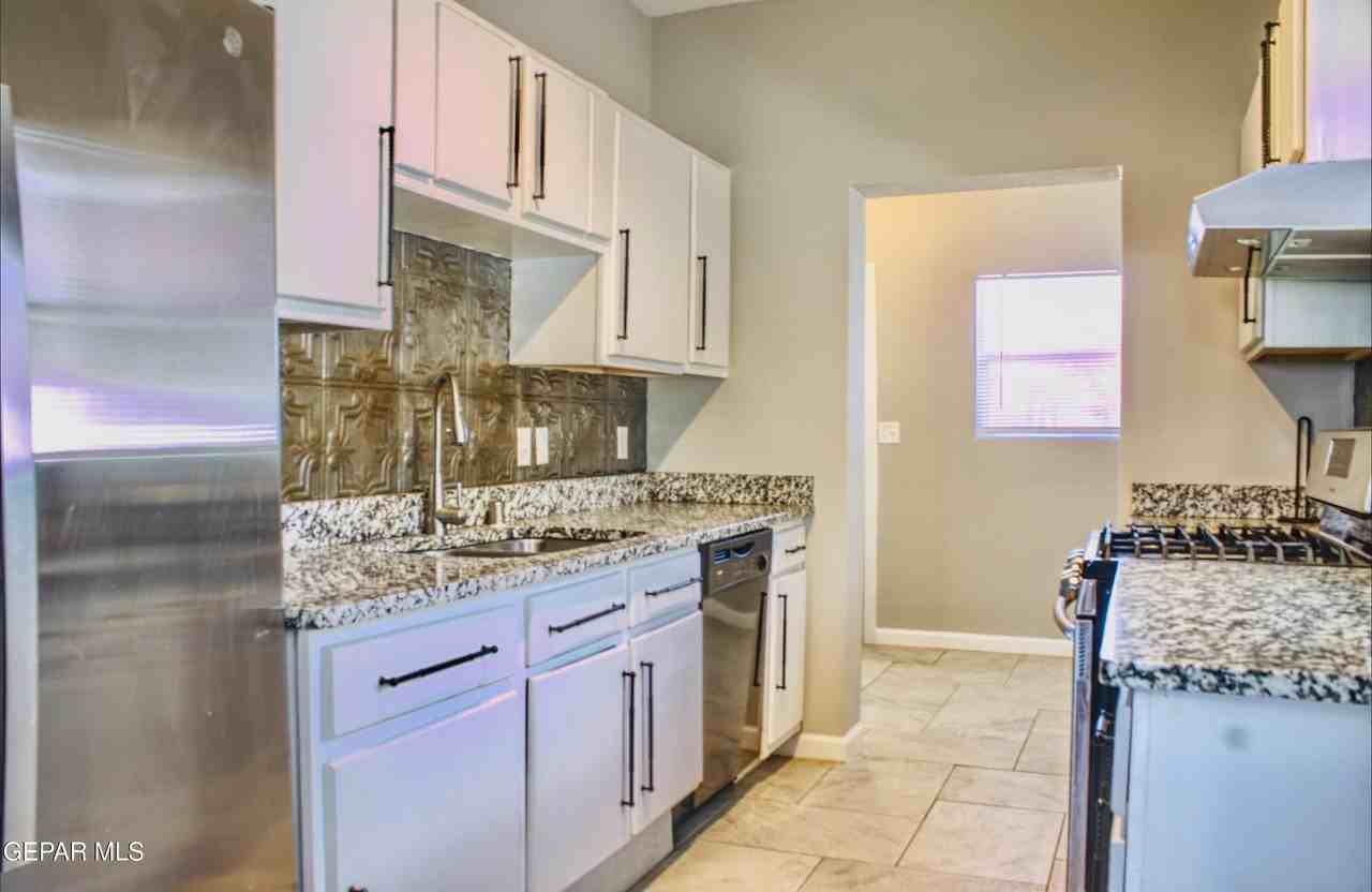 3508 Douglas Ave - Photo 4 of 13