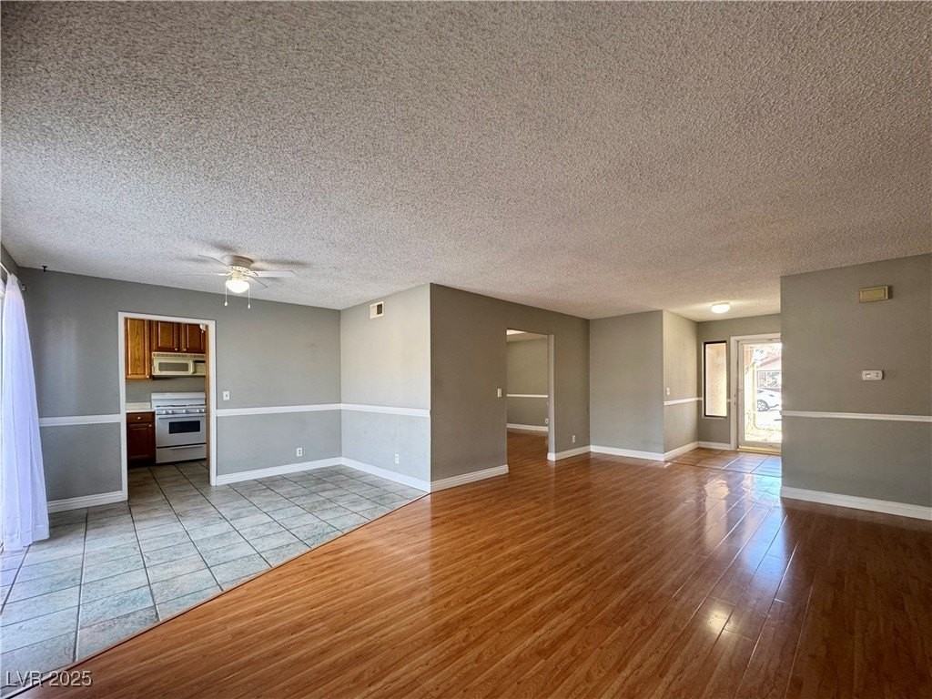 7018 Montcliff Avenue - Photo 5 of 26