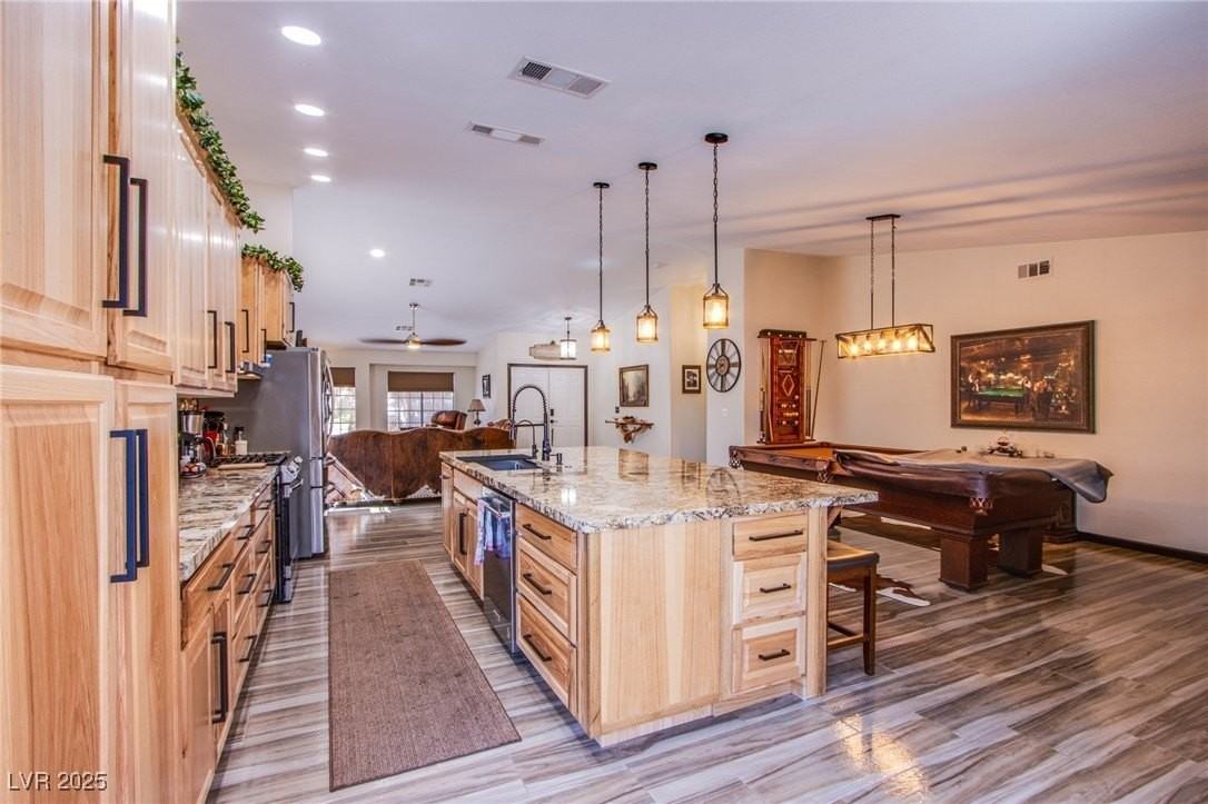 6420 Break Point Ave - Photo 3 of 28