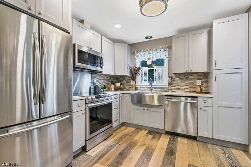 323 Sparrow Ct - Photo 2 of 20