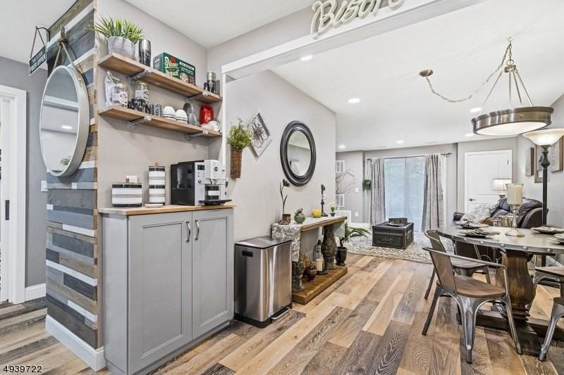 323 Sparrow Ct - Photo 3 of 20