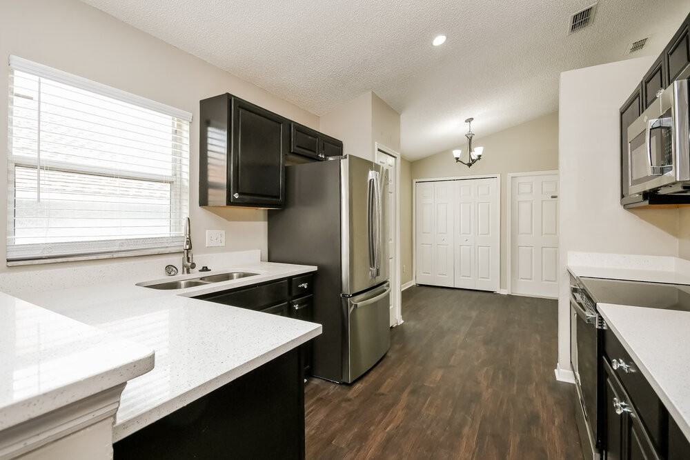 2025 White Eagle St - Photo 6 of 16