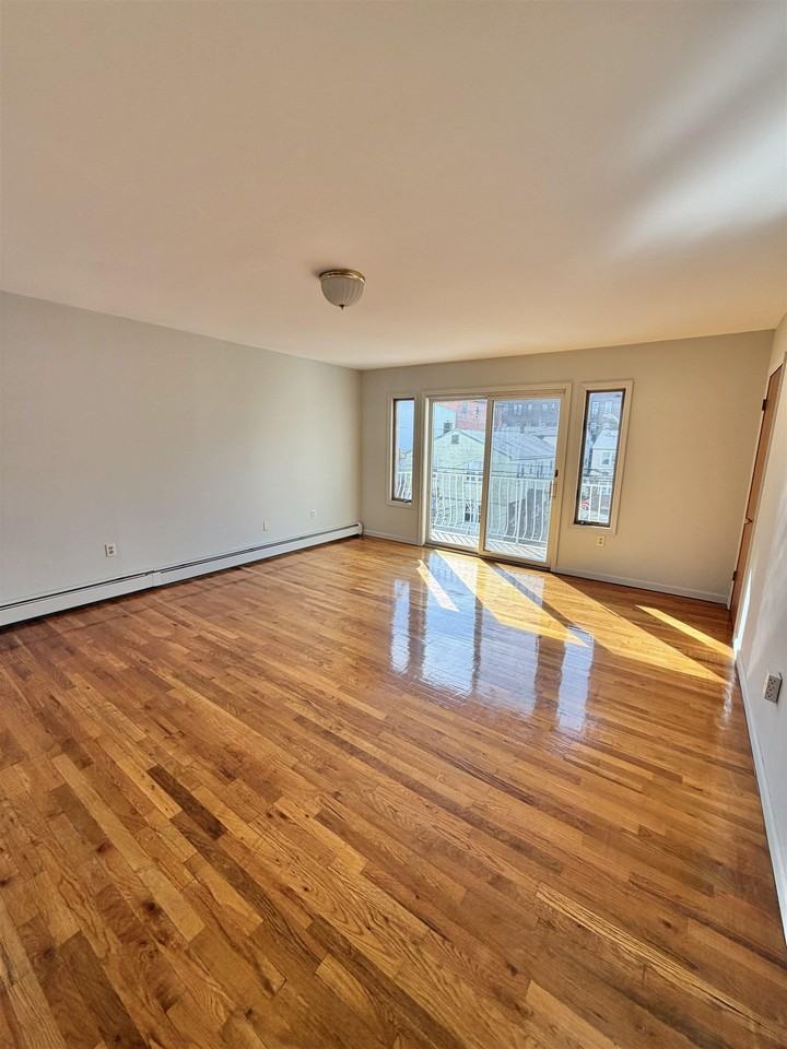 406 5th Street #2 - Photo 5 of 19