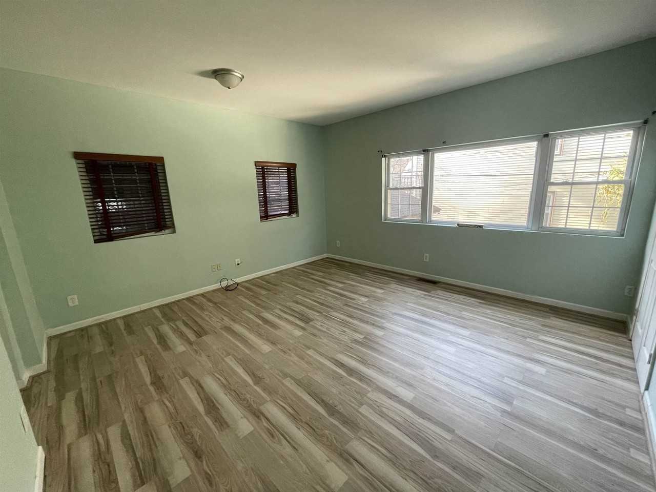 1971 John F Kennedy Blvd - Photo 3 of 7