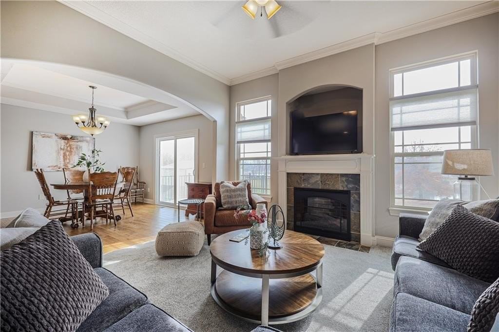 5029 Woodstock Ct - Photo 5 of 34