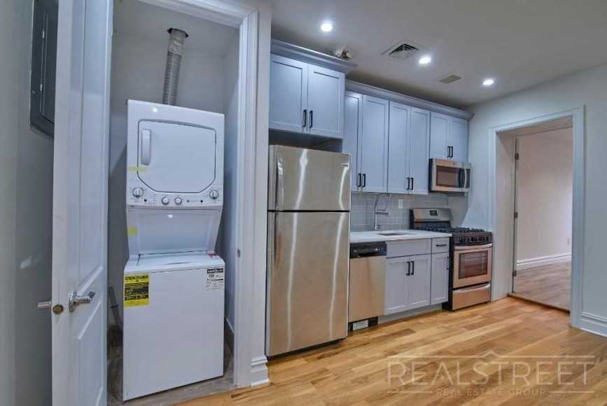 849A Greene Ave - Photo 4 of 10