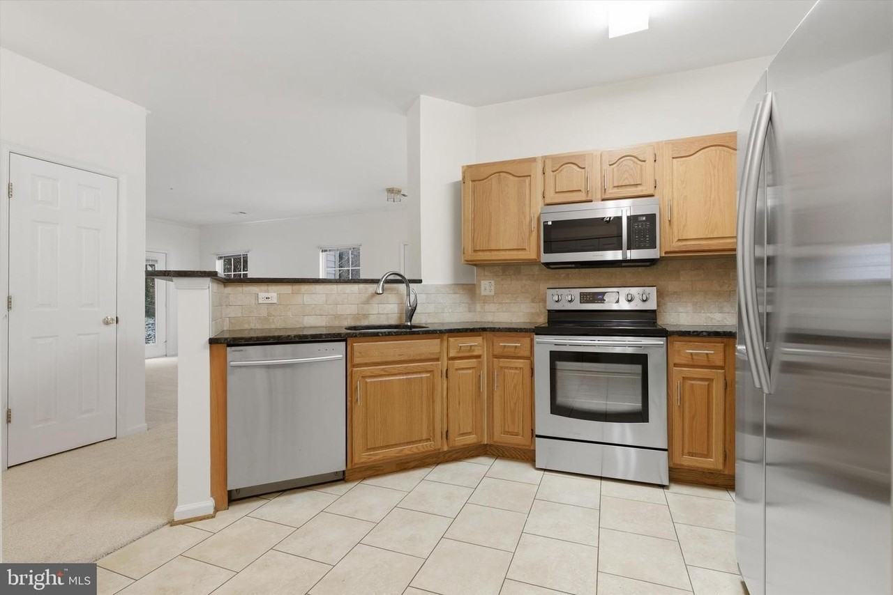 1640 Fallowfield Ct - Photo 4 of 27