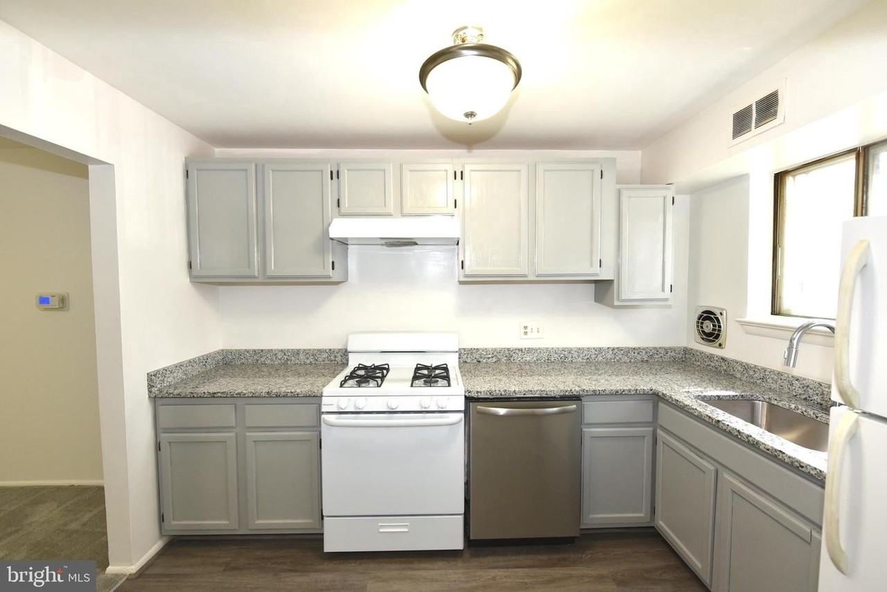 11326 Cherry Hill Rd - Photo 5 of 15