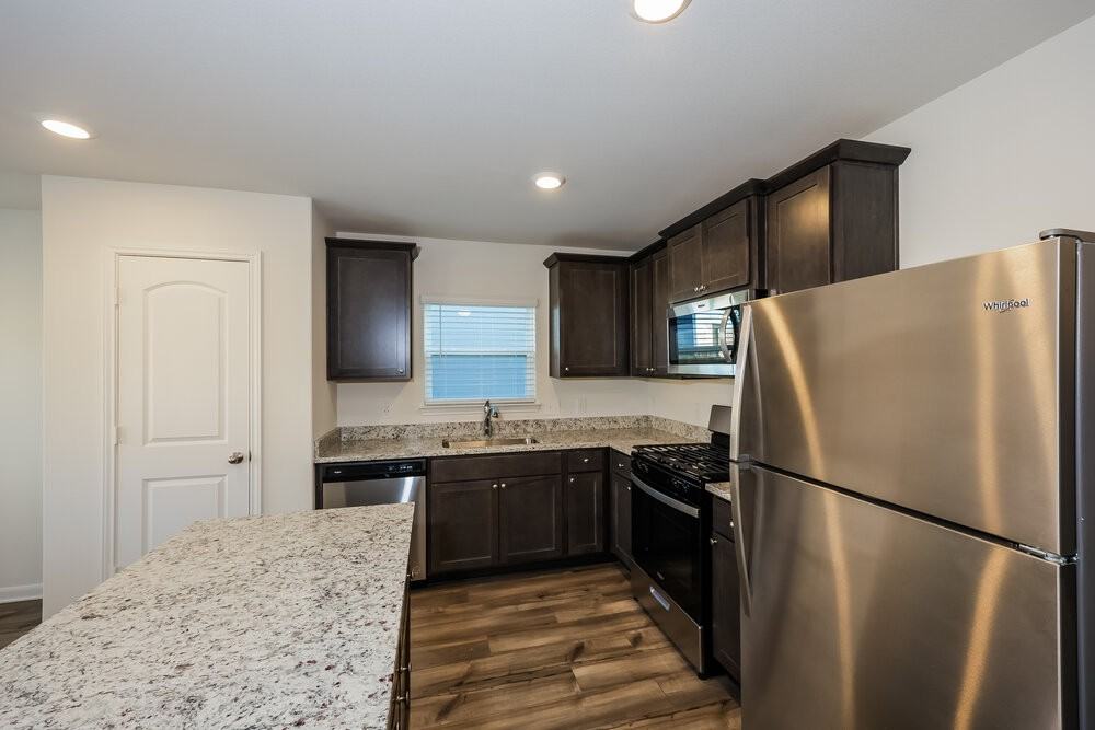 1313 Redpine Dr - Photo 6 of 16