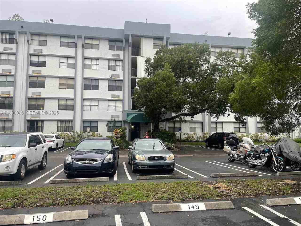 2401 Riverside Dr #203B