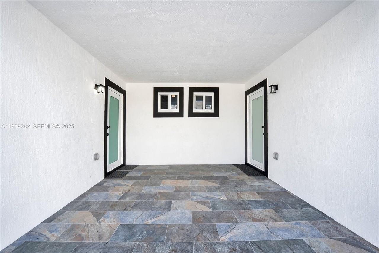 16315 Sw 107th Ave #B - Photo 4 of 16