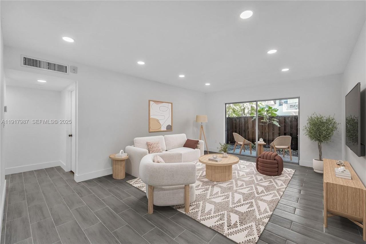 13712 Sw 90th Ave #8 - Photo 2 of 14