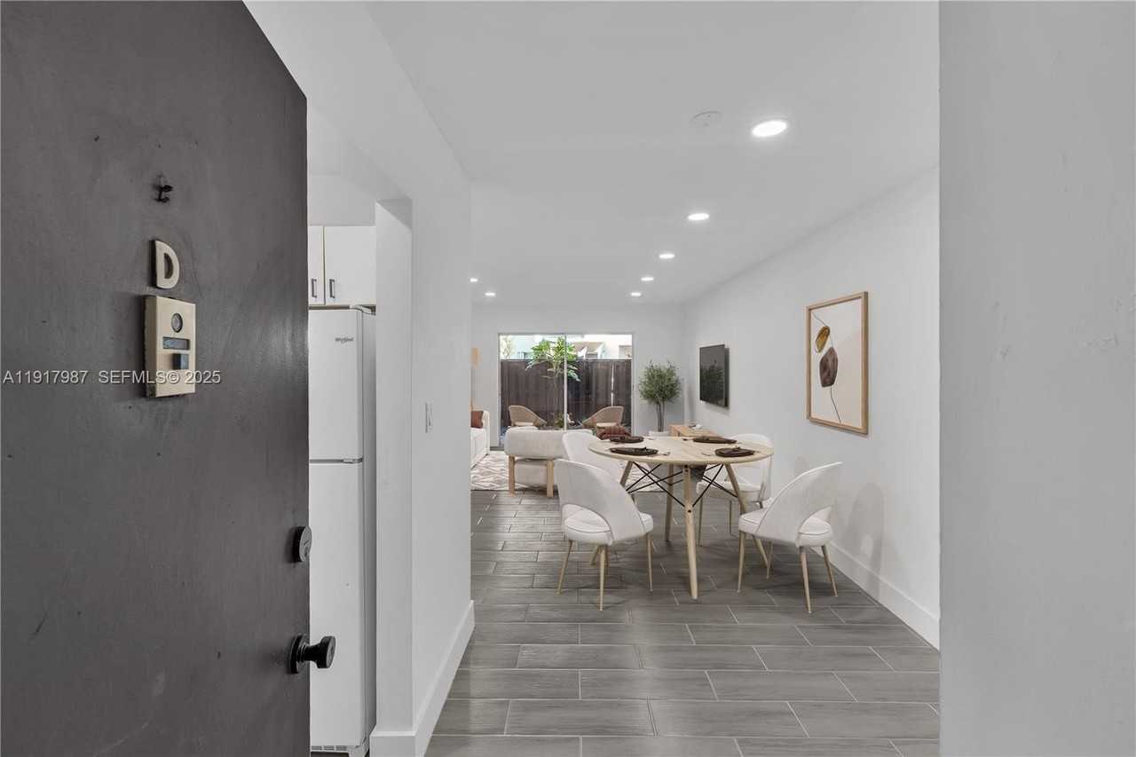 13712 Sw 90th Ave #8 - Photo 3 of 14