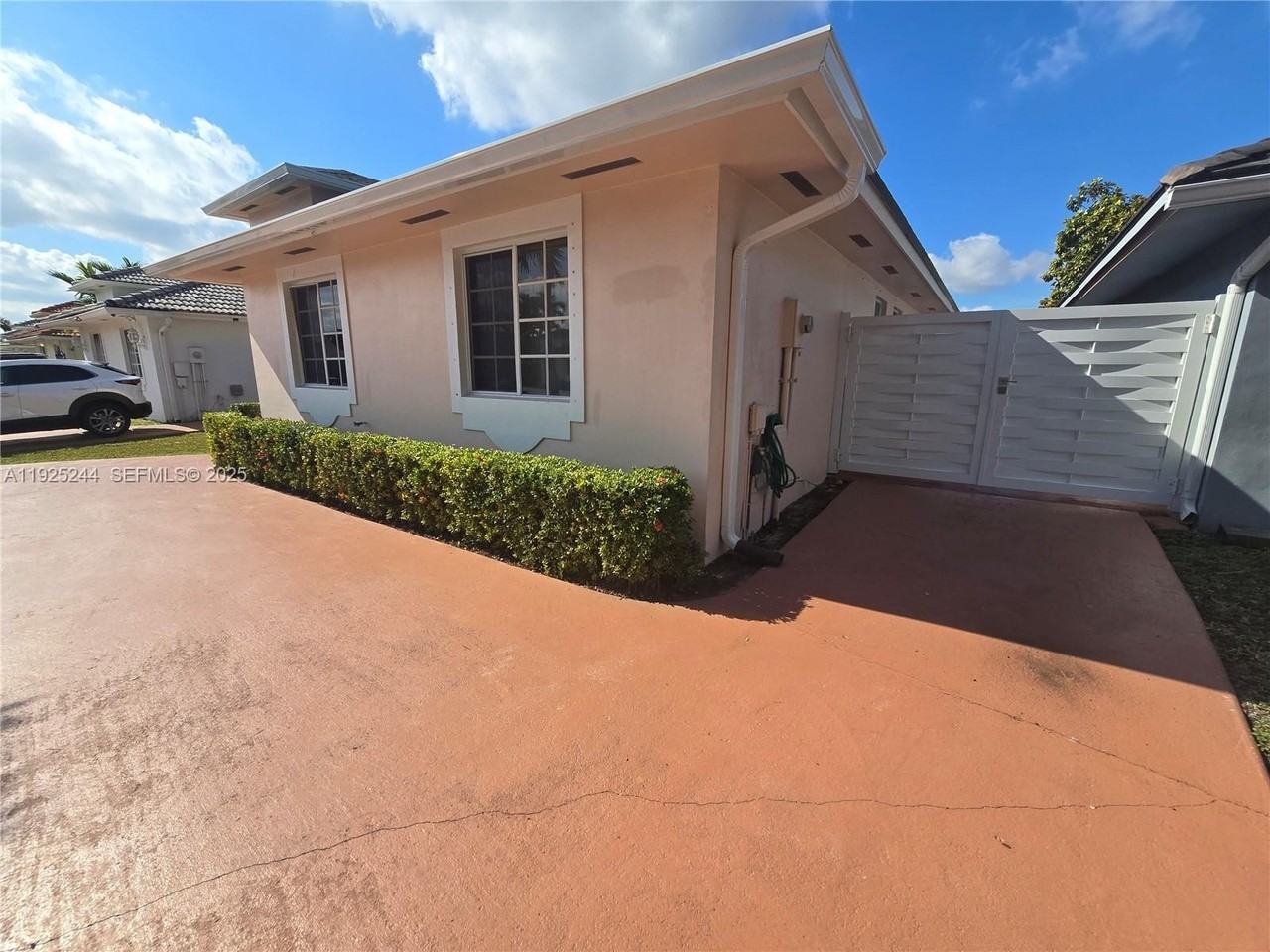 894 Nw 134th Pl #894 - Photo 3 of 50