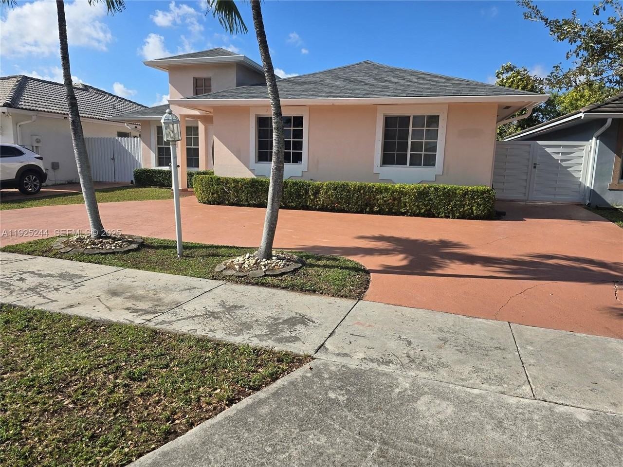 894 Nw 134th Pl #894 - Photo 5 of 50