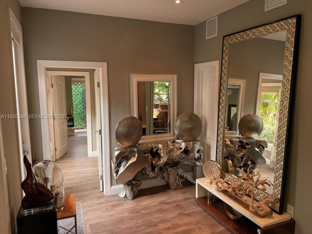 2654 Sw 25th Ter #0 - Photo 5 of 36