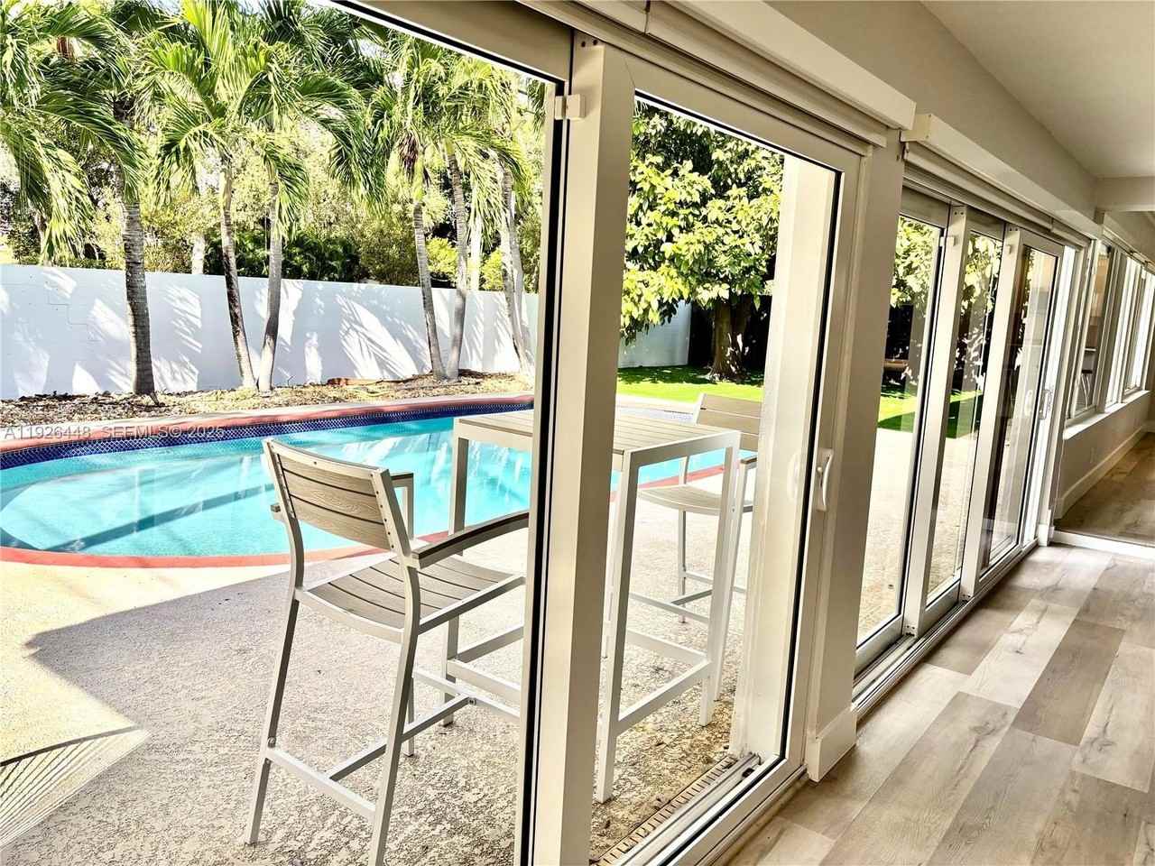 19340 Ne 18th Ct - Photo 5 of 22