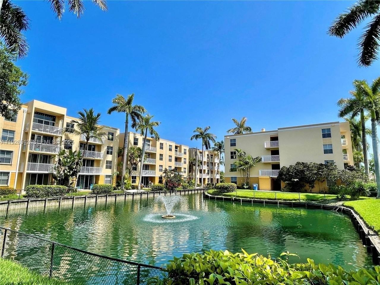 1341 Se 3rd Ave #102 - Photo 3 of 26