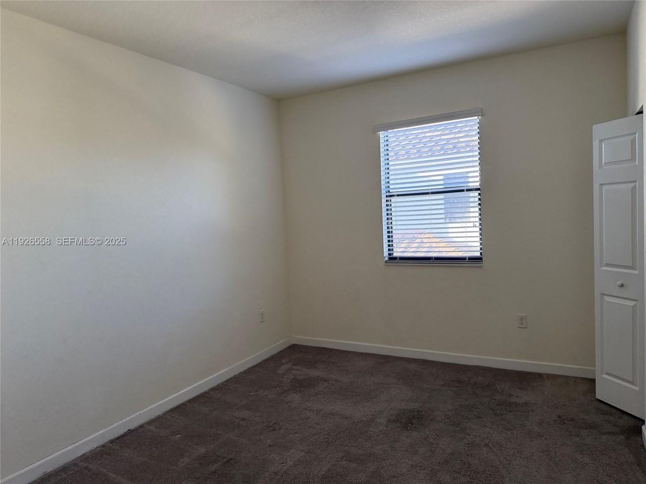 24886 Sw 118th Ave #24886 - Photo 2 of 7