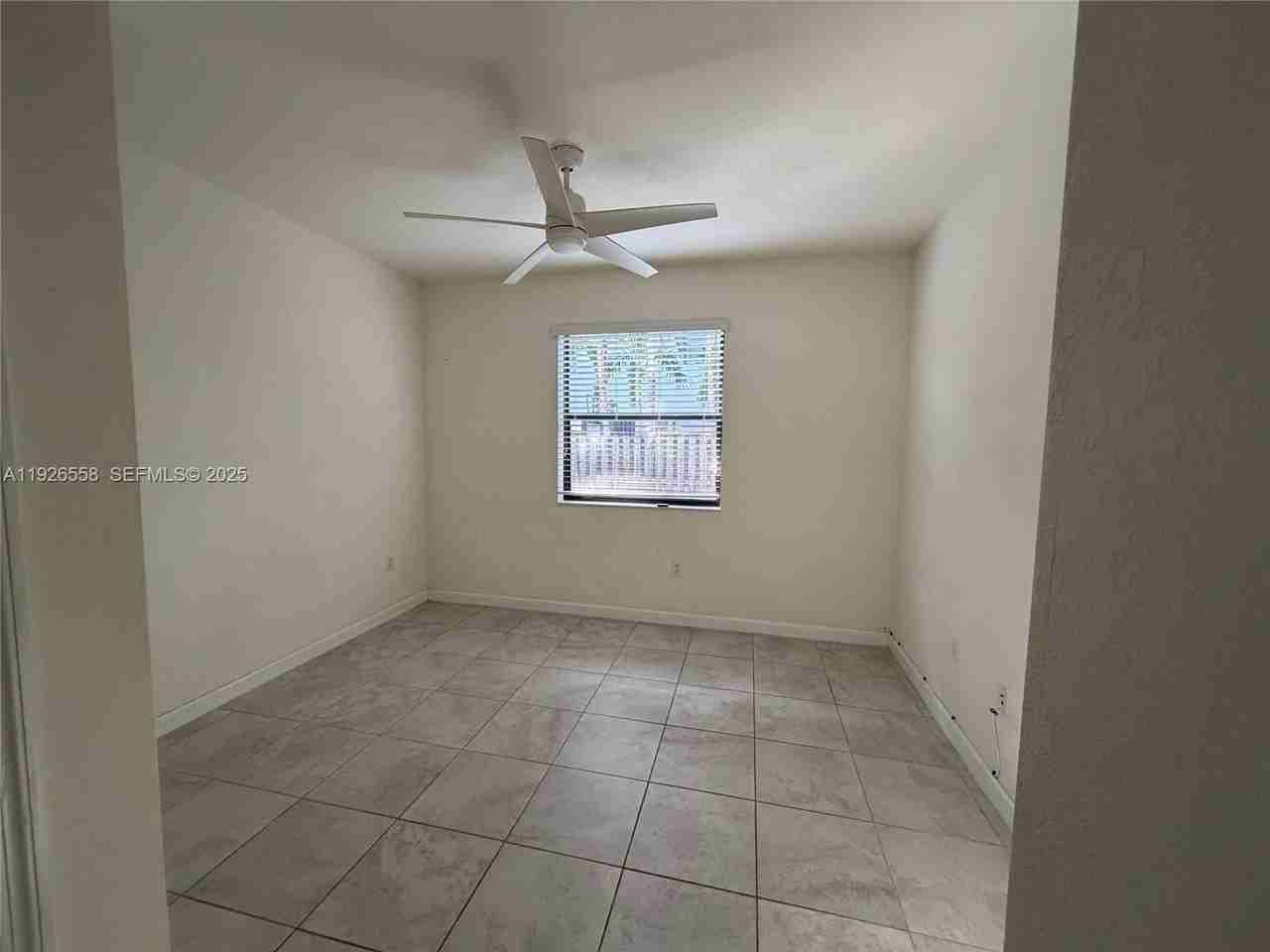 24886 Sw 118th Ave #24886 - Photo 4 of 7