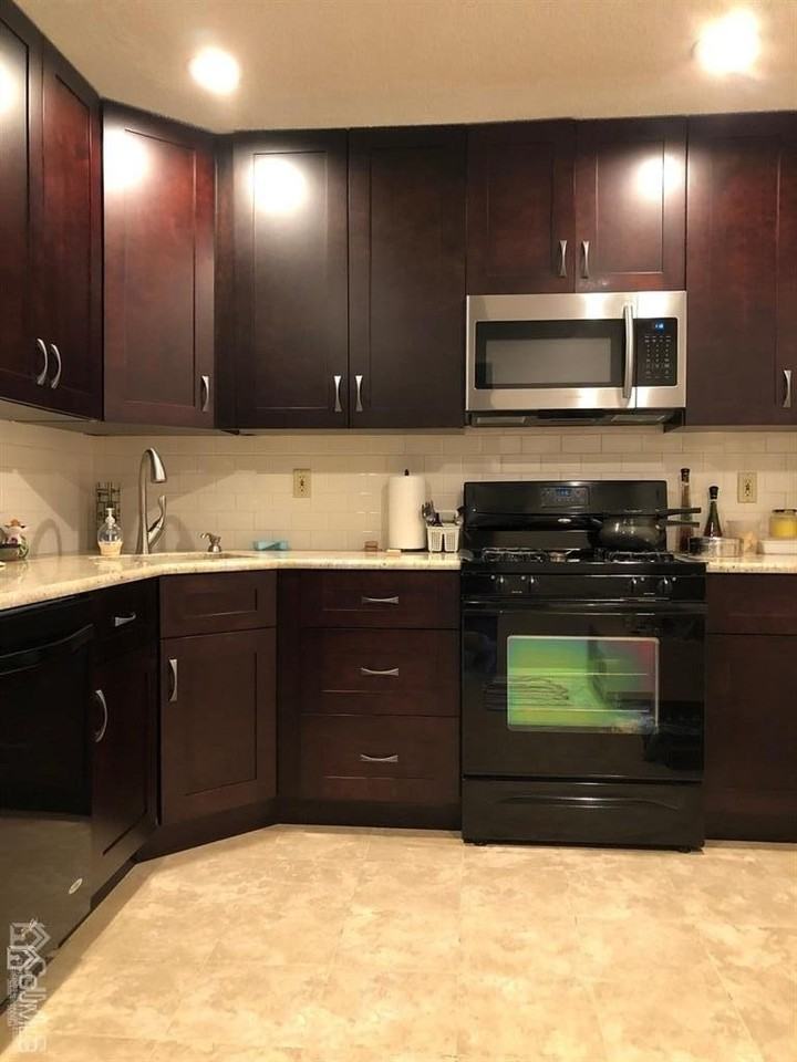 151 Gregory Ln - Photo 4 of 18