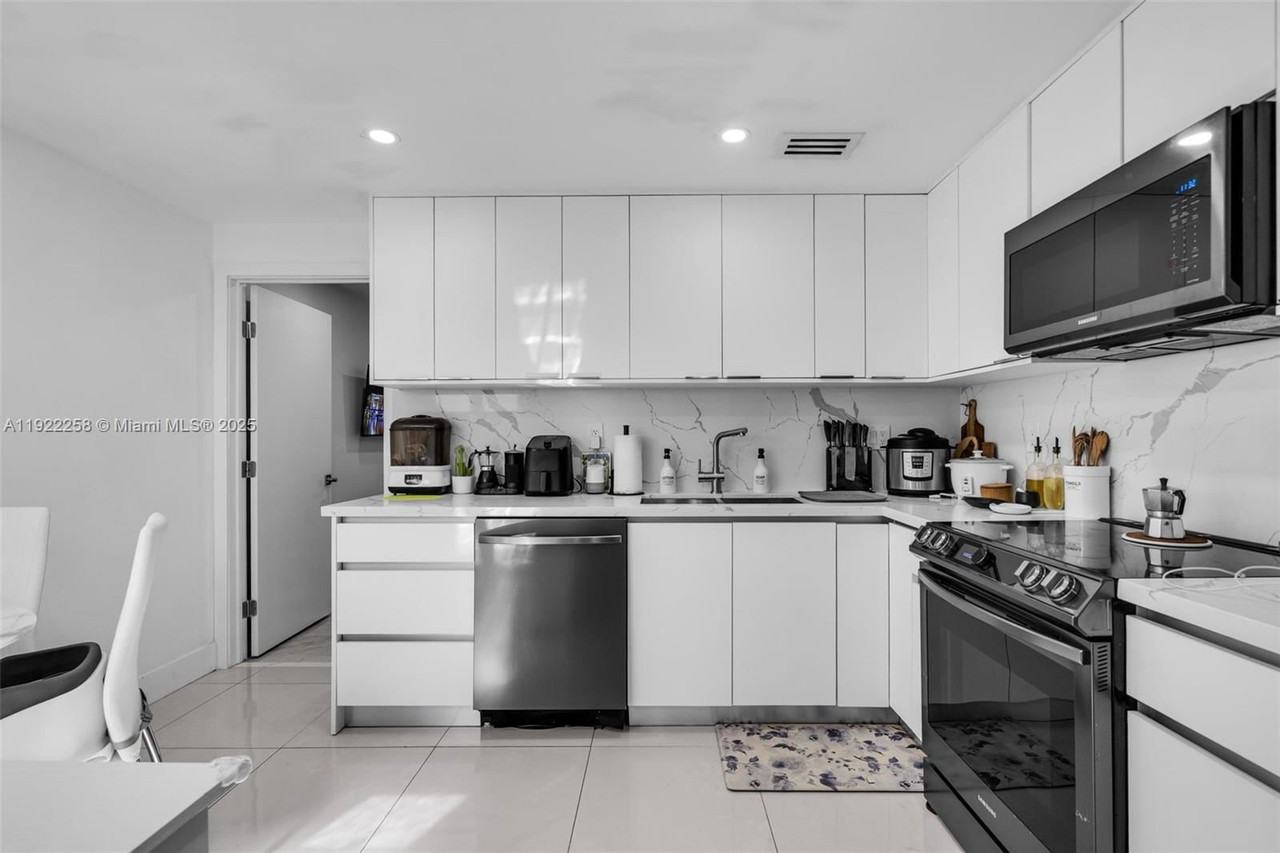 15452 Sw 50th Ter - Photo 6 of 8