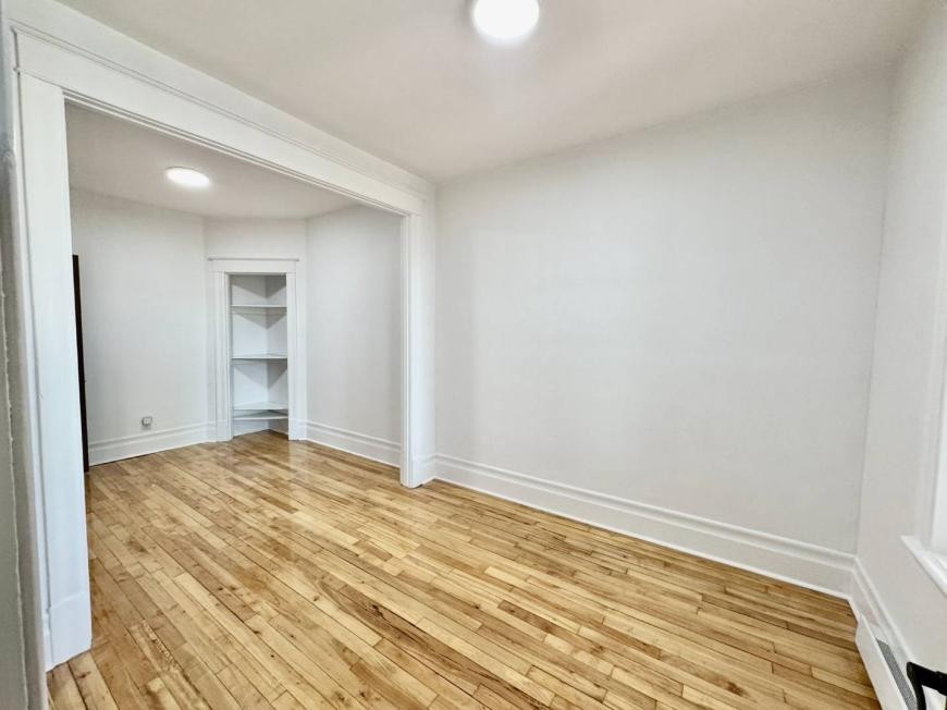 3748 Rue Ontario E - Photo 4 of 10