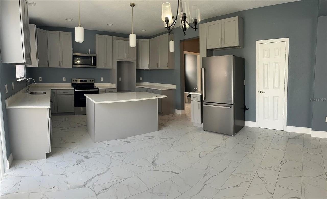 545 First Cape Coral Dr - Photo 5 of 25