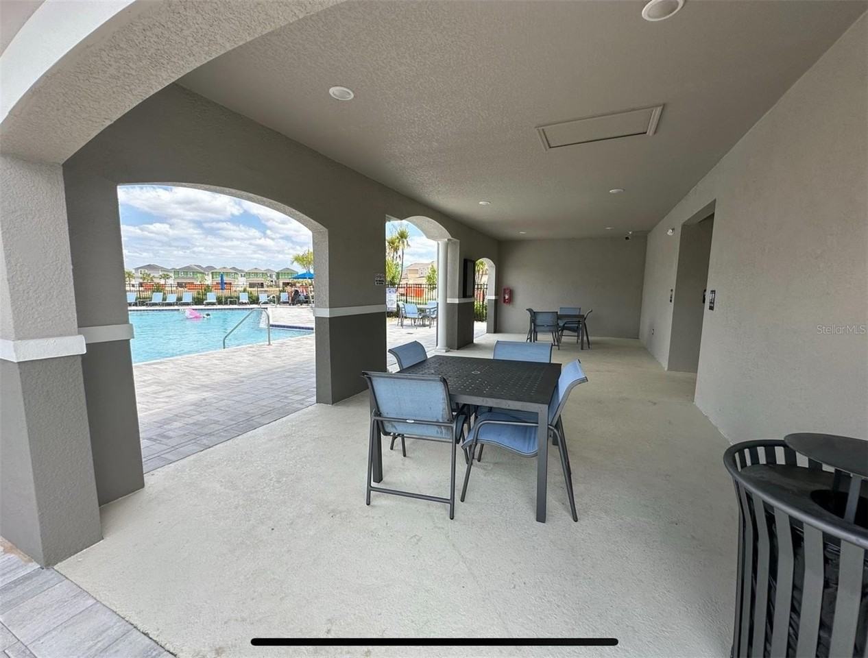 662 Stoney Point Cir - Photo 3 of 14