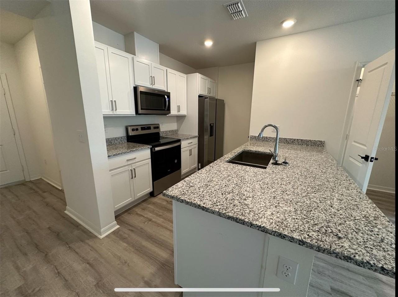 662 Stoney Point Cir - Photo 5 of 14