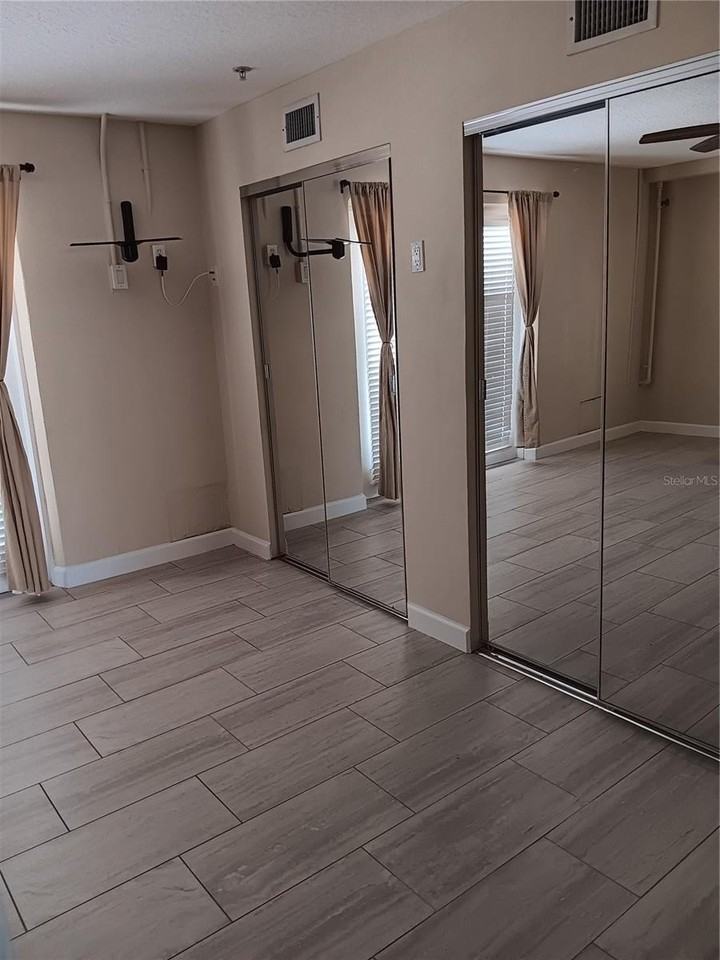 200 Brightwater Dr #1 - Photo 4 of 50