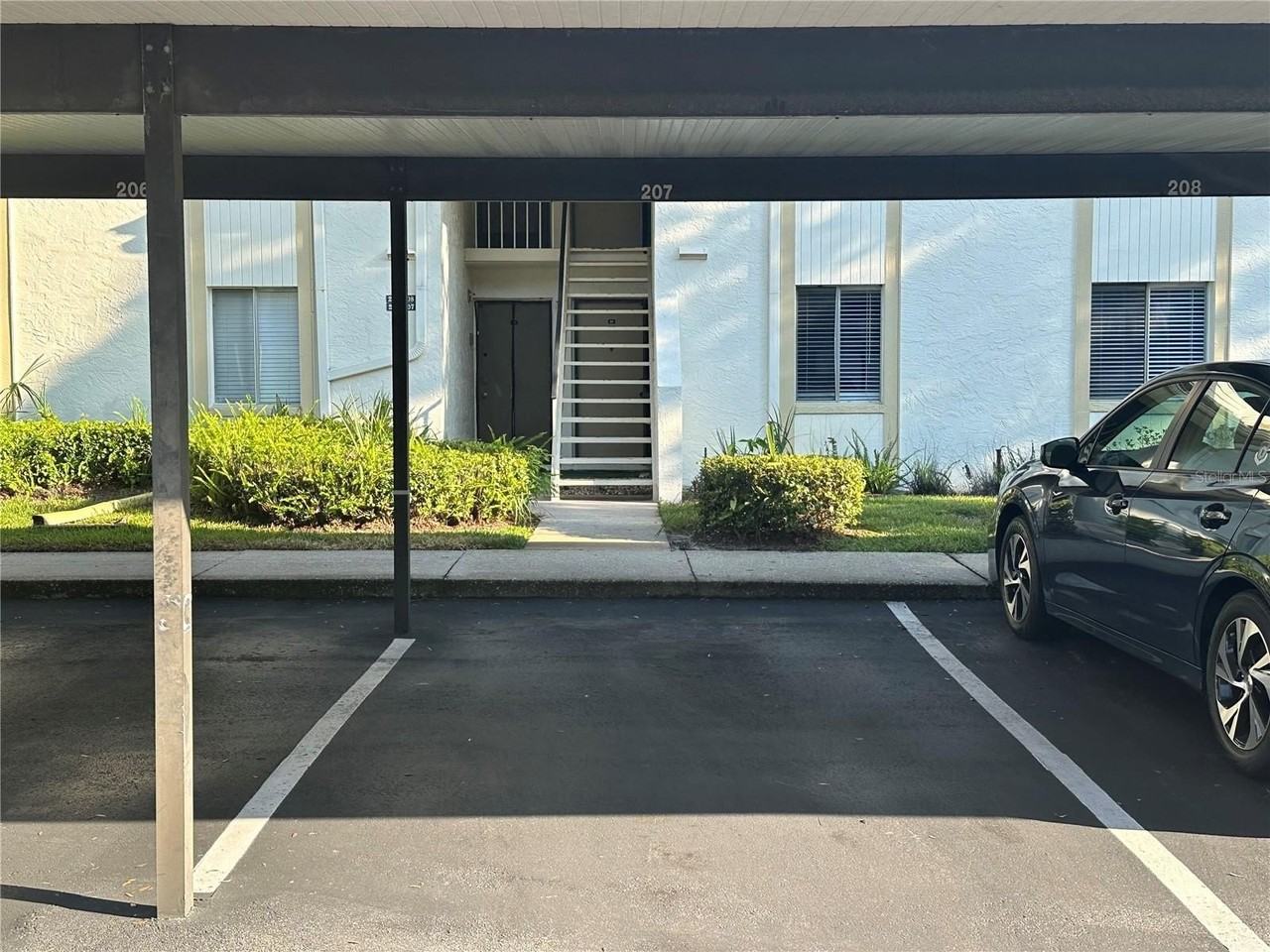 207 Palmetto Ct - Photo 3 of 28