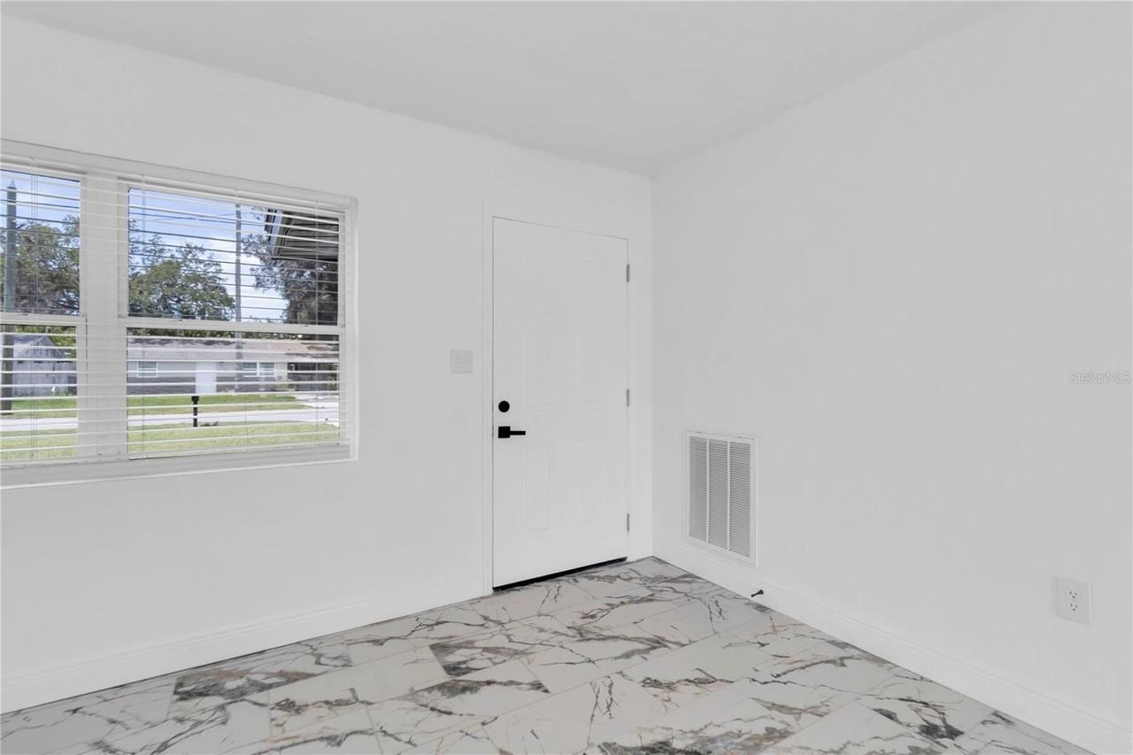 7320 Oelsner St - Photo 3 of 29