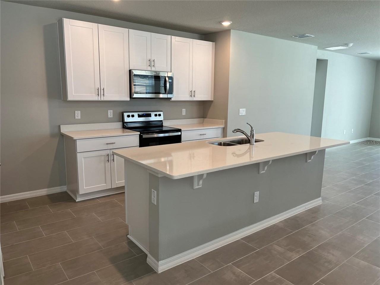 34823 Telluride Ln - Photo 3 of 27