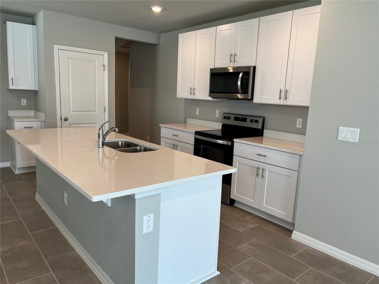 34823 Telluride Ln - Photo 5 of 27