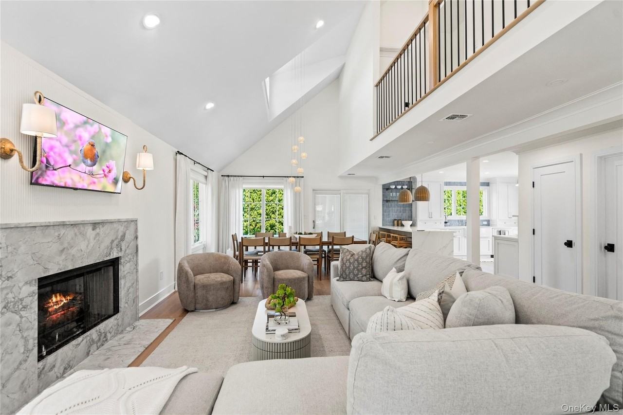 4 Carriage Ln - Photo 4 of 45